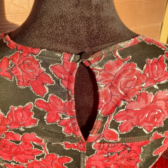 NWT NY COLLECTION PETITE Women's Shimmery Floral Stretchy Blouse Top Size SP - Picture 11 of 17